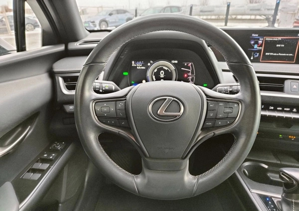 Lexus UX cena 129900 przebieg: 29702, rok produkcji 2020 z Dobrzyca małe 232